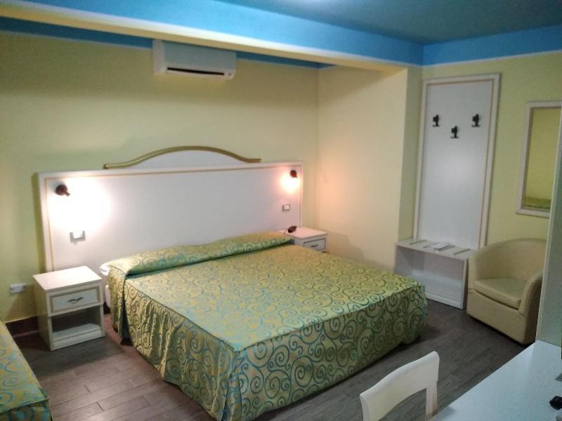 Hotel Villa Aurora Latina Ngoại thất bức ảnh