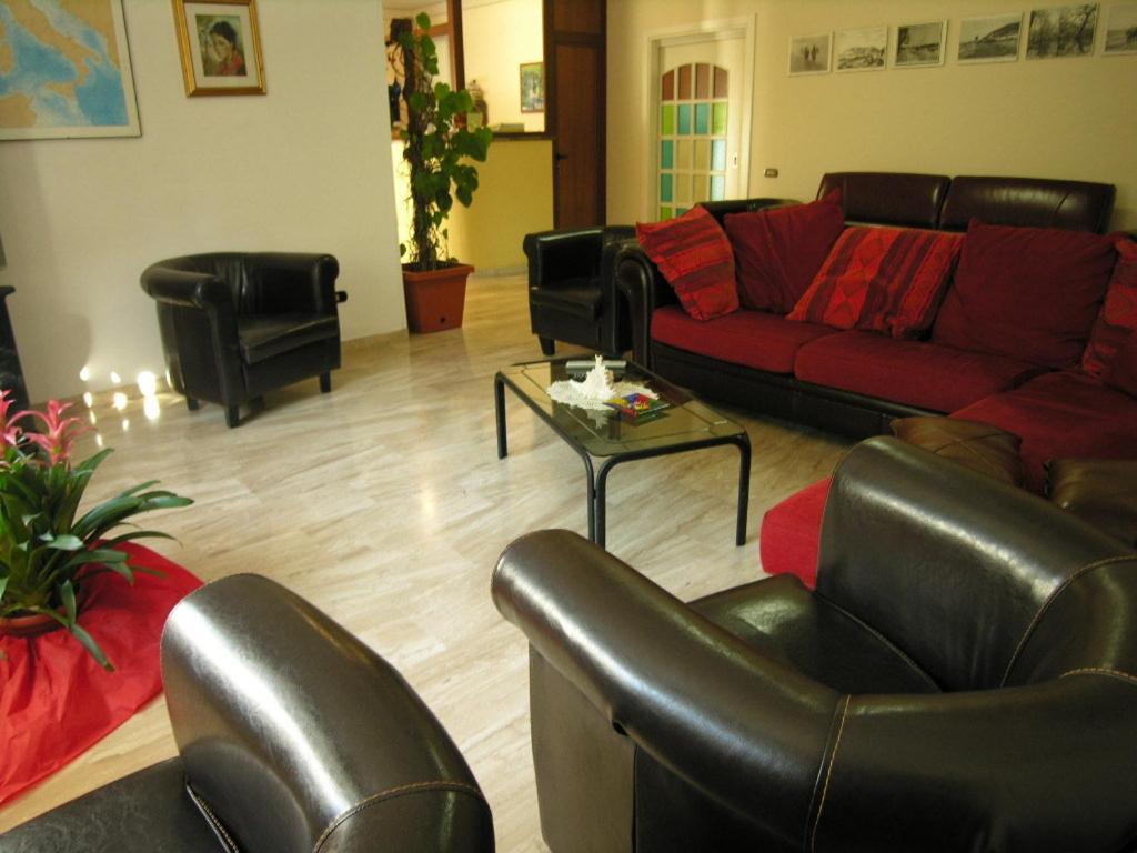 Hotel Villa Aurora Latina Ngoại thất bức ảnh
