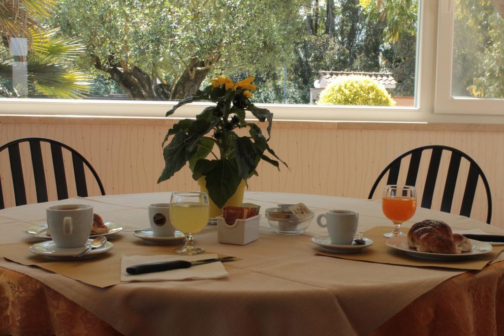 Hotel Villa Aurora Latina Ngoại thất bức ảnh